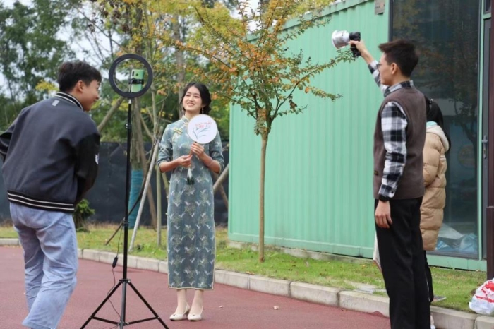 电子商务专业学生项目实践直播现场